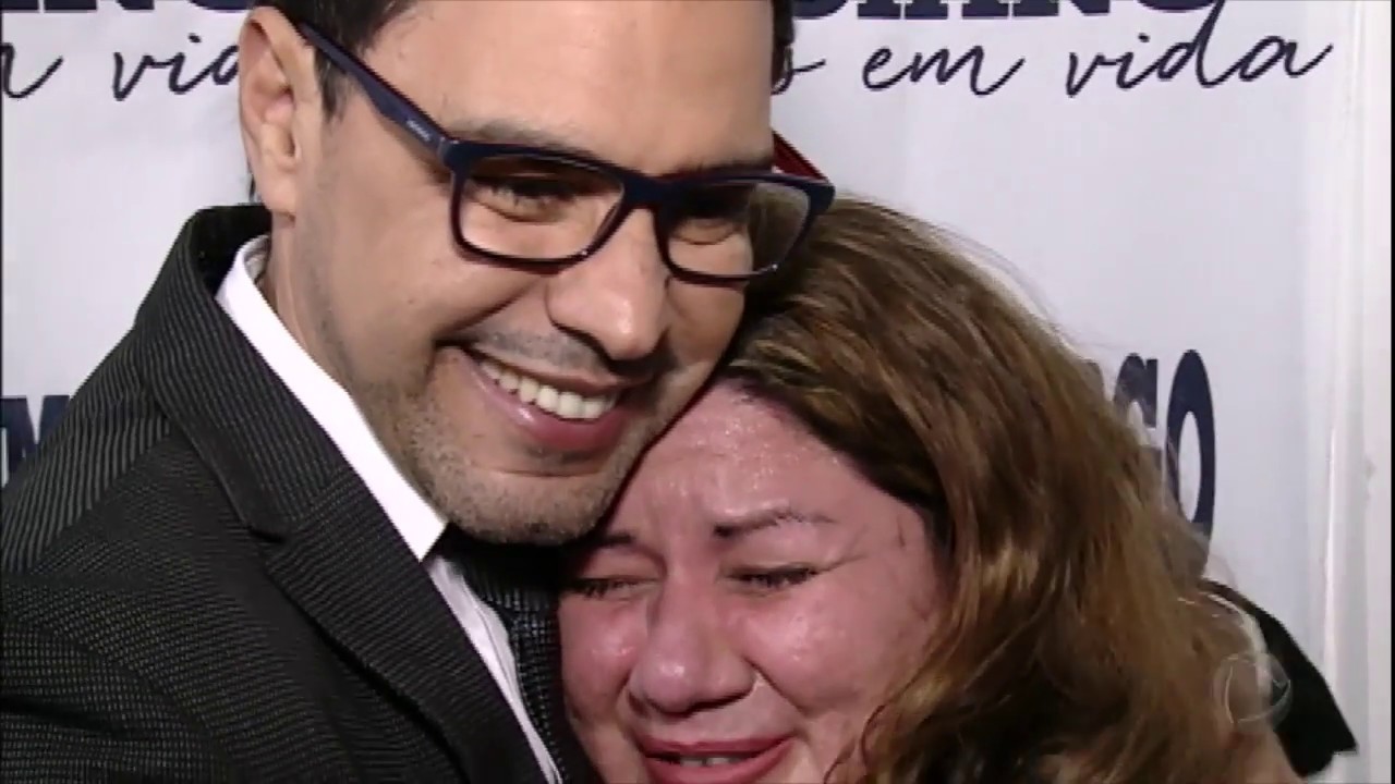 Claudia realiza sonho de conhecer Zezé Di Camargo e Luciano