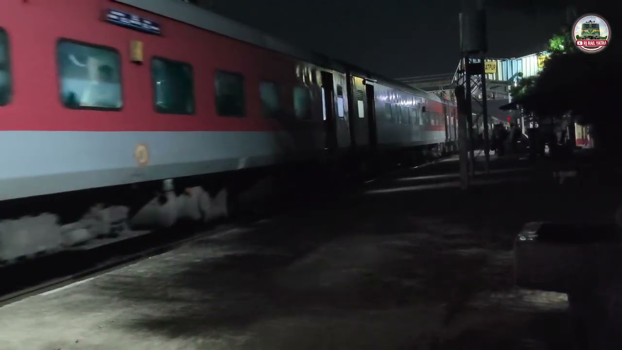 18238 छत्तीसगढ़ एक्सप्रेस !! भारतीय रेल यात्रा !! Wap 7 locomotives 