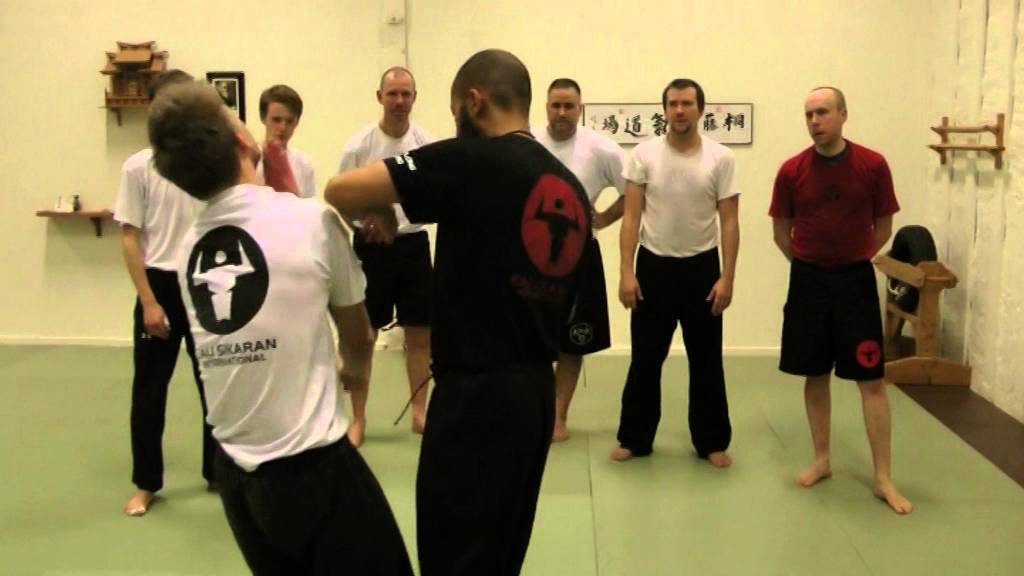 Kali Sikaran: Kadena de Mano