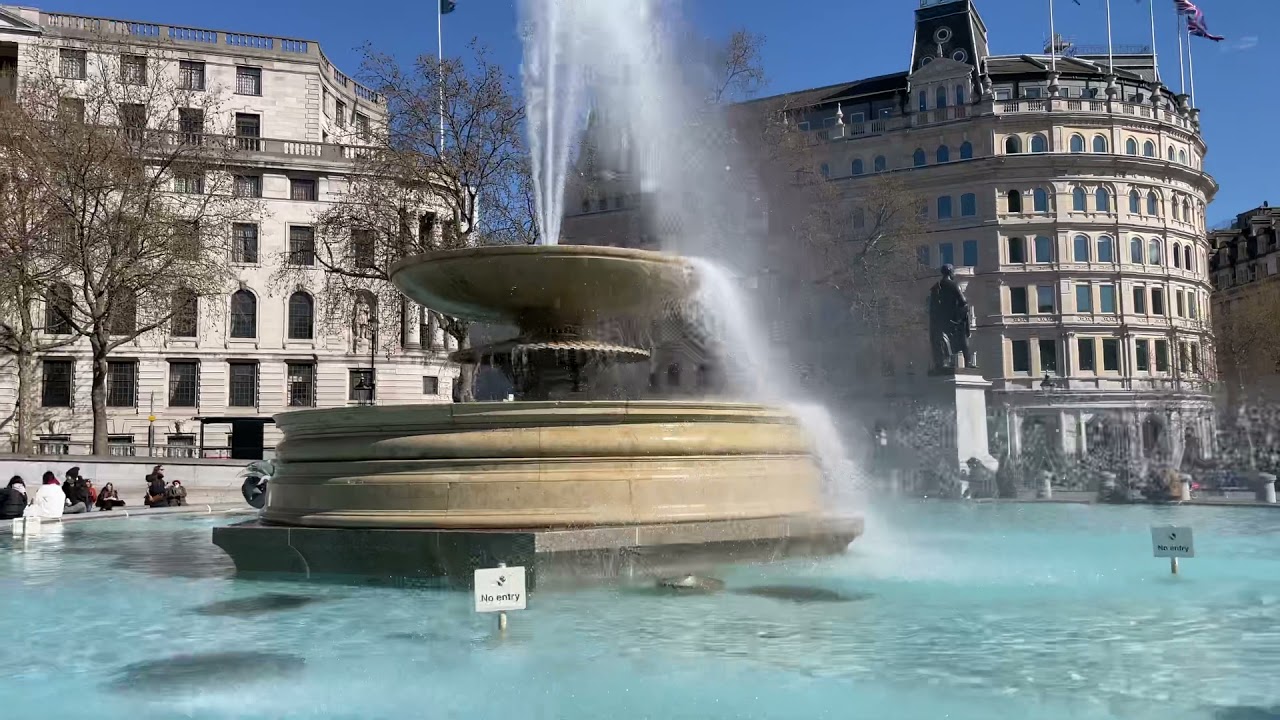 TRAFALGAR  SQUARE NO CENTRO DE LONDRES