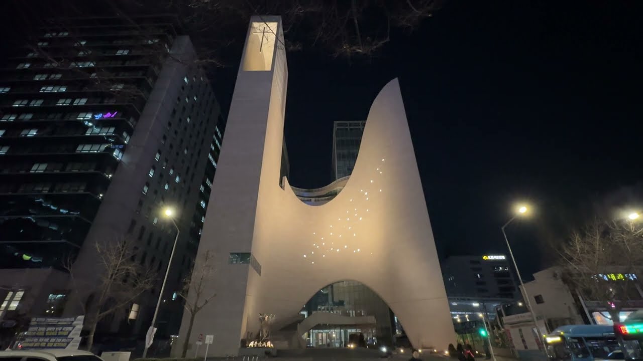 🇰🇷 Building Walkaround: Uniquely Designed Church in Seoul, South Korea (Saemunan Church)