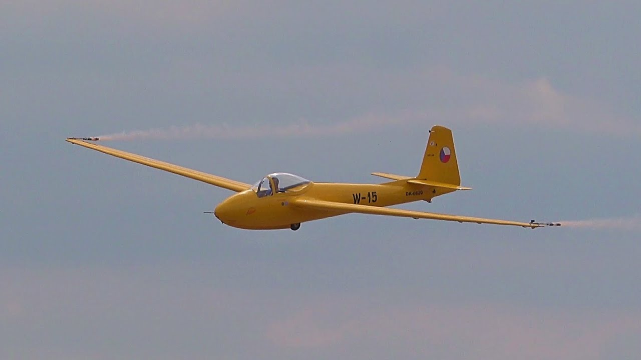 Letov LF-7 Luň&aacute;k Glider Aerobatics - Cheb Airshow 2022