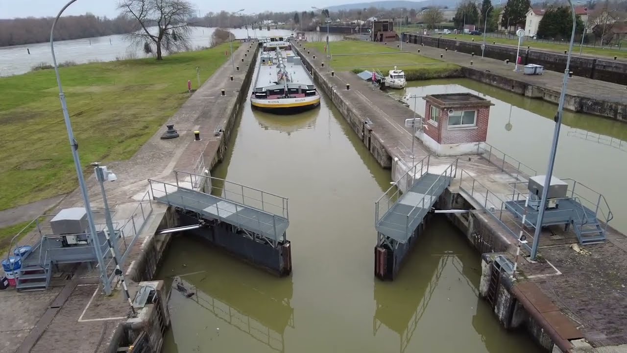 les écluses et barrage de poses