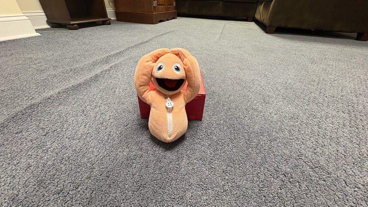 The new yeeps plush in game and in real life 😏😏@YeepsVR_