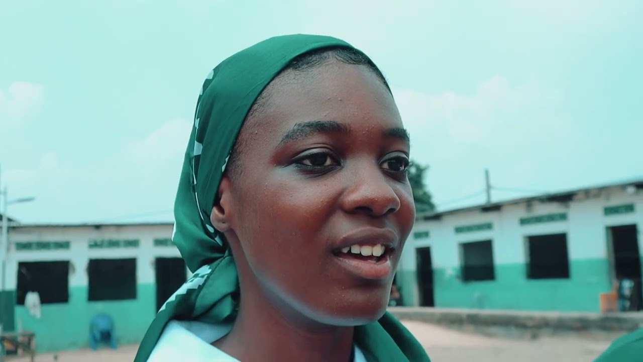 Dirigeant jeune bumbu dans Noël mokonzi abotami