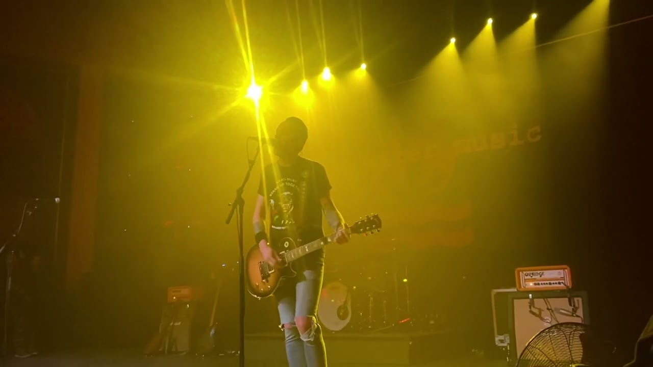 Chris Cresswell performing Gates by the Menzingers