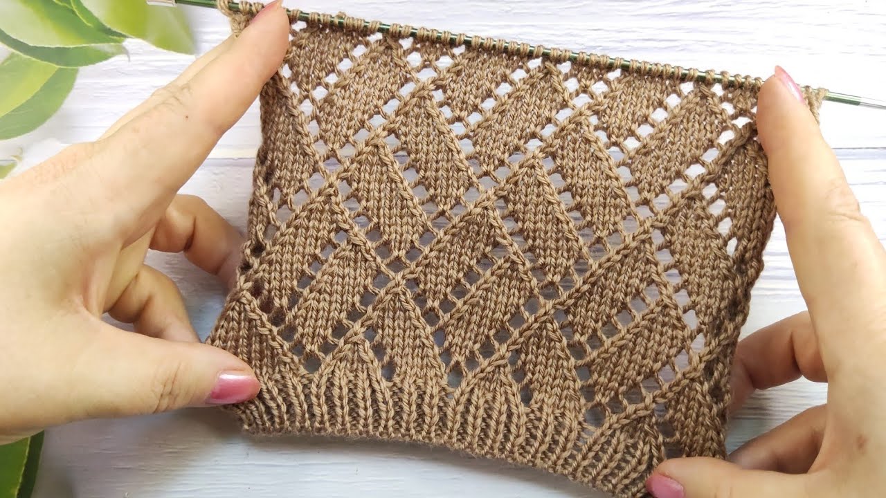 Diamond Lace Stitch | Ajour-Rautenmuster stricken | Punto Rombi ai ferri | Point de Losanges Ajour&eacute;s