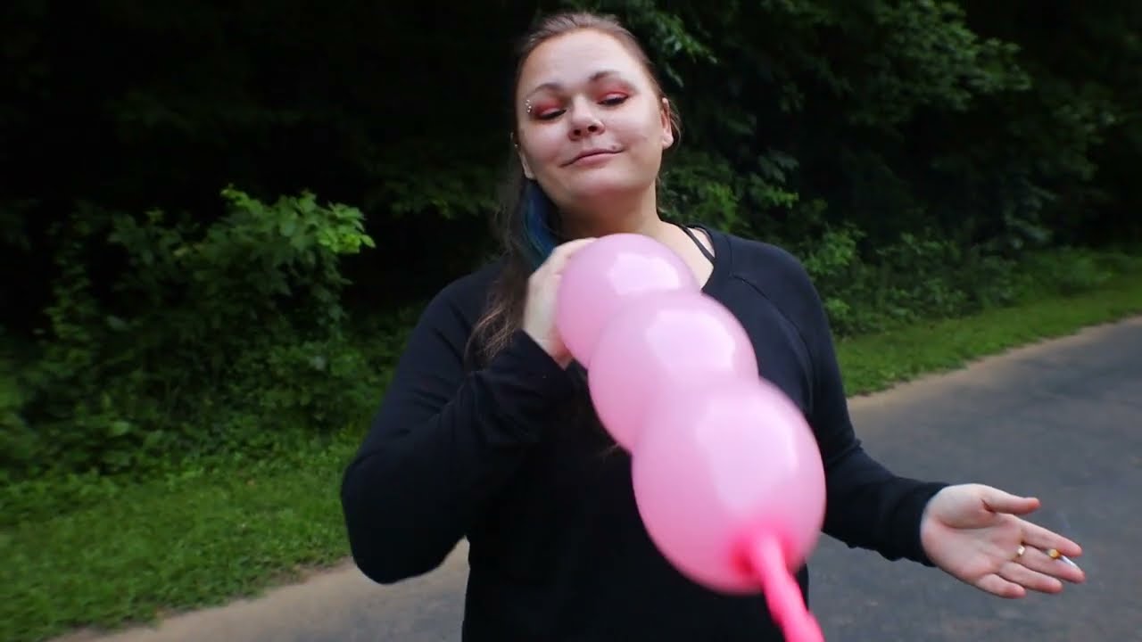 Balloon Clip 1 - Pink Bumpy Balloon Cig Pop