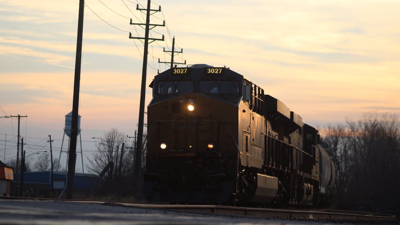 Csx M428 in Willoughby Ohio
