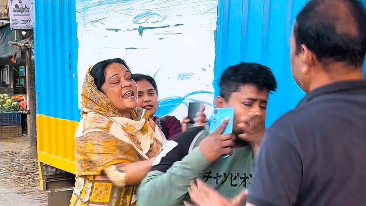 গাড়ির ডাইভারের কাছে চাঁ-চাঁ-দা-বা-জি করাতে মহিলা উচিত শিক্ষা দিলো অতঃপর... 