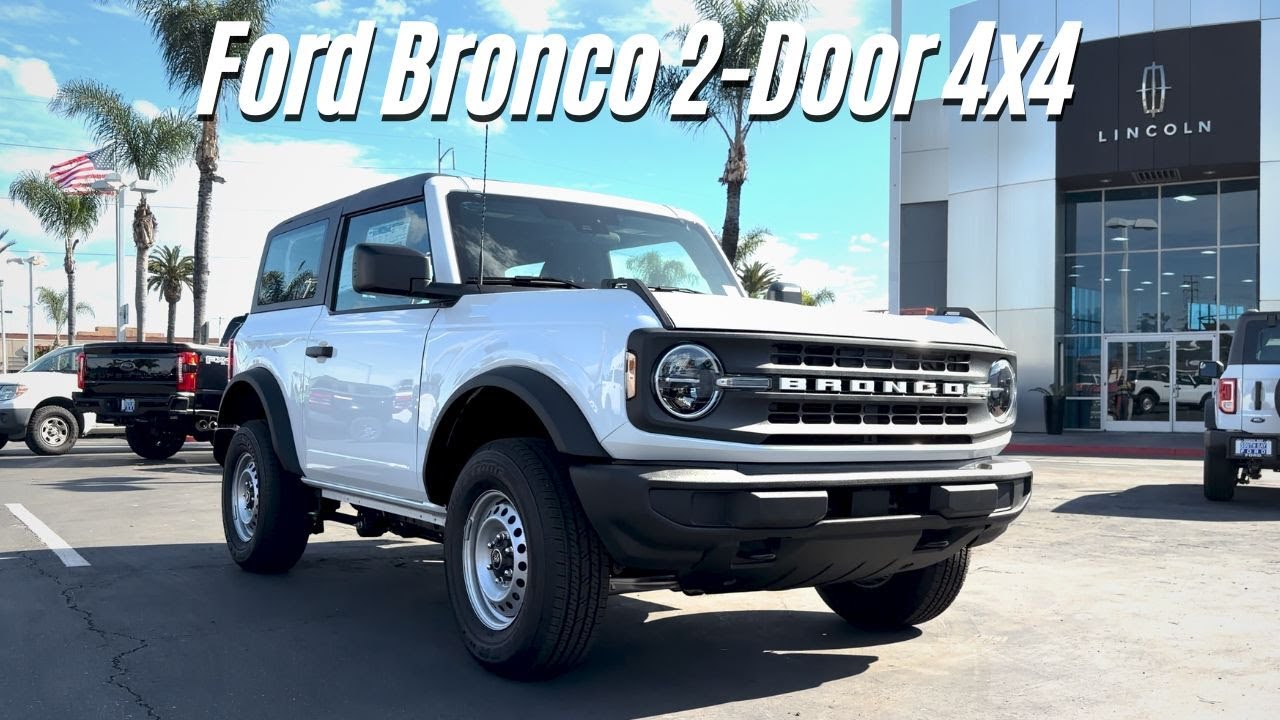 Обзор Ford Bronco Base 2-дверный 4x4 2025 года выпуска.