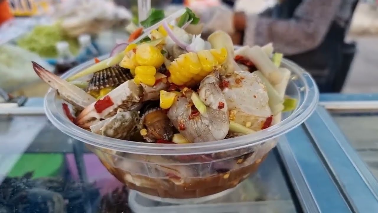 เห็นแล้วน้ำลายหก อยากกิน ยำเจ๊เล็ก ส้มตำยำในครก สูตรน้ำตาลโตนด Yum Spicy Seafood JeaLeak Thailand