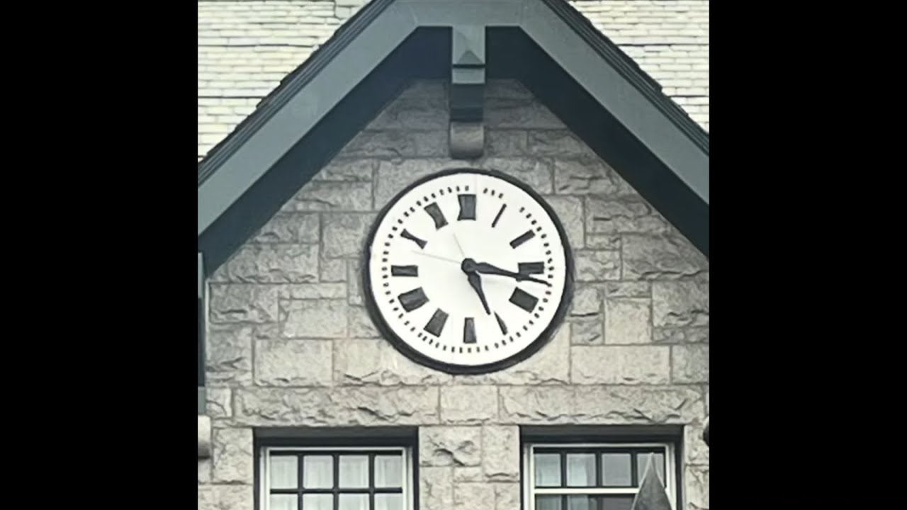 Great Island Clock - E. Howard #00
