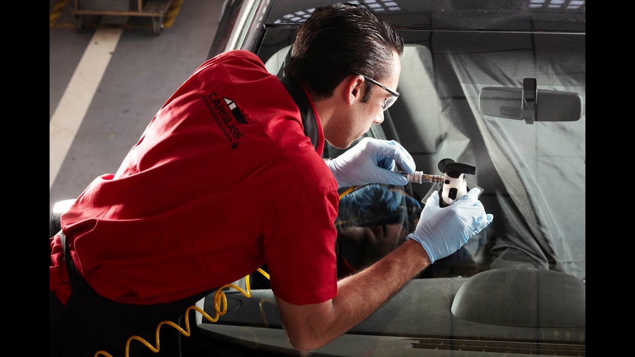 ¿Cómo reparamos un parabrisas en Carglass®?