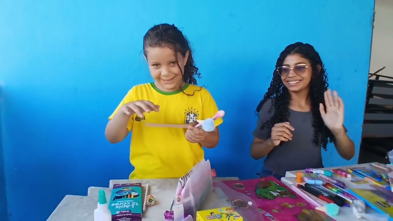 Mostrando matérias escolar 😊