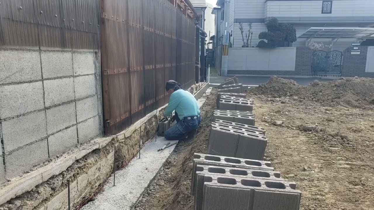 『かずちゃんの仕事です』　ブロック積み