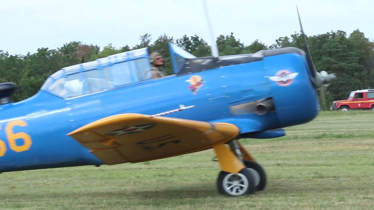 D&eacute;collage d'un Spitfire lors du meeting de la Fert&eacute;-Alais