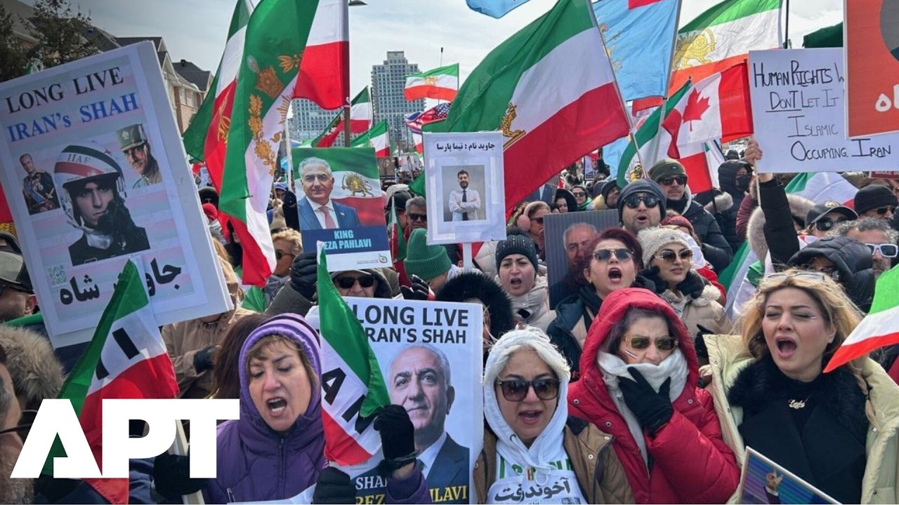 Сторонники смены режима в Иране вышли на митинг после американо-израильских ударов в Торонто | APT