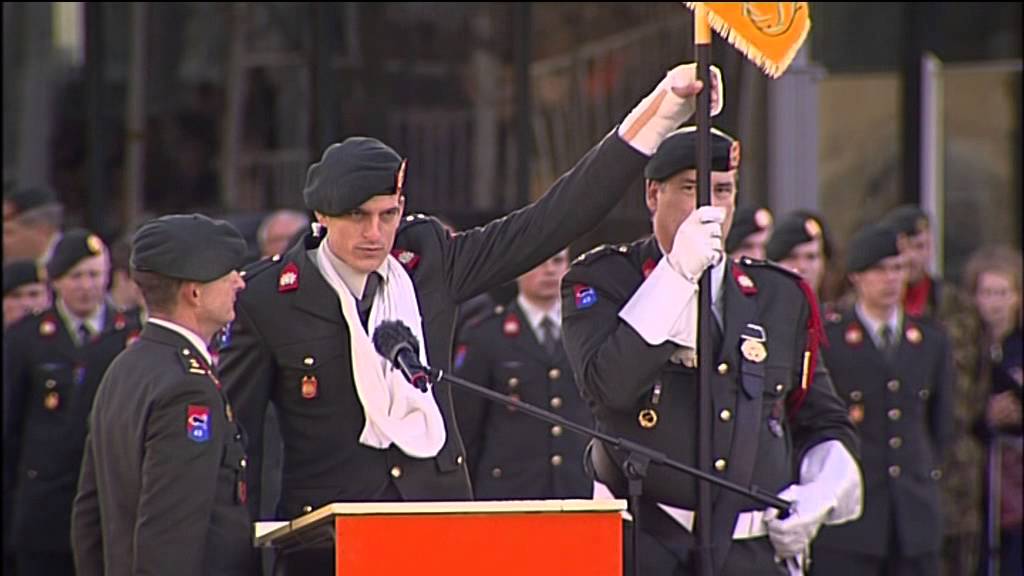 Stadhuisplein toneel van militaire ceremonie
