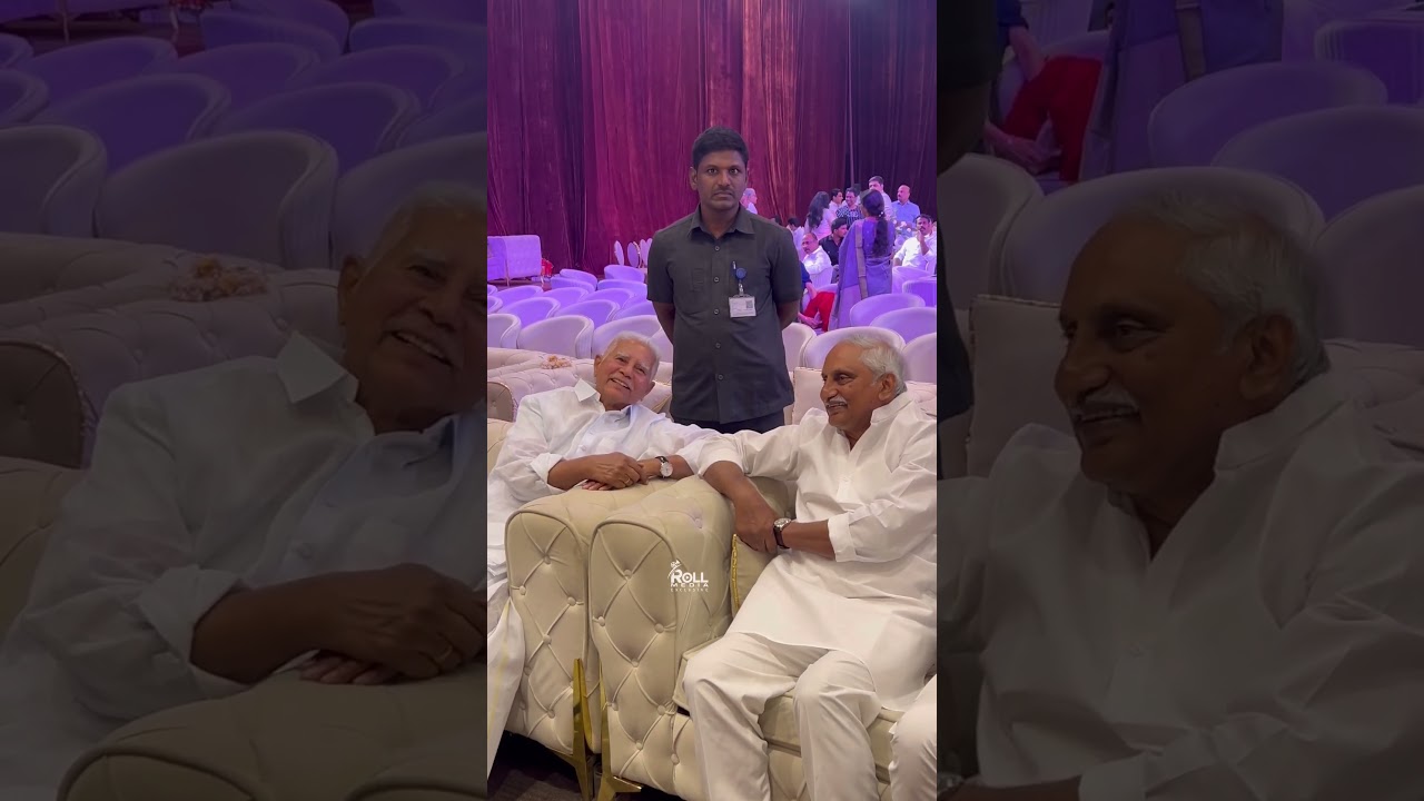 పెళ్లి వేడుకలో స్నేహితుడితో ఆత్మీయంగా మాట్లాడుతున్నNallari Kiran Kumar Reddy గారు