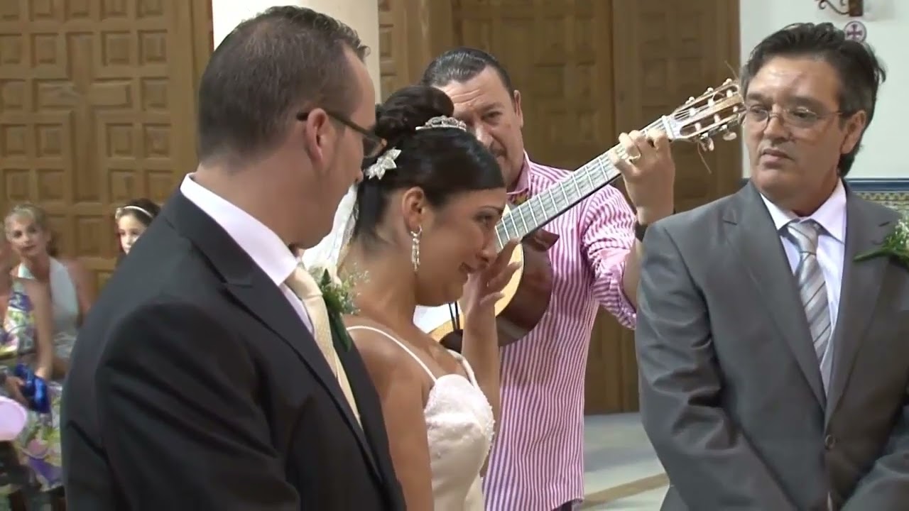 Padre canta 