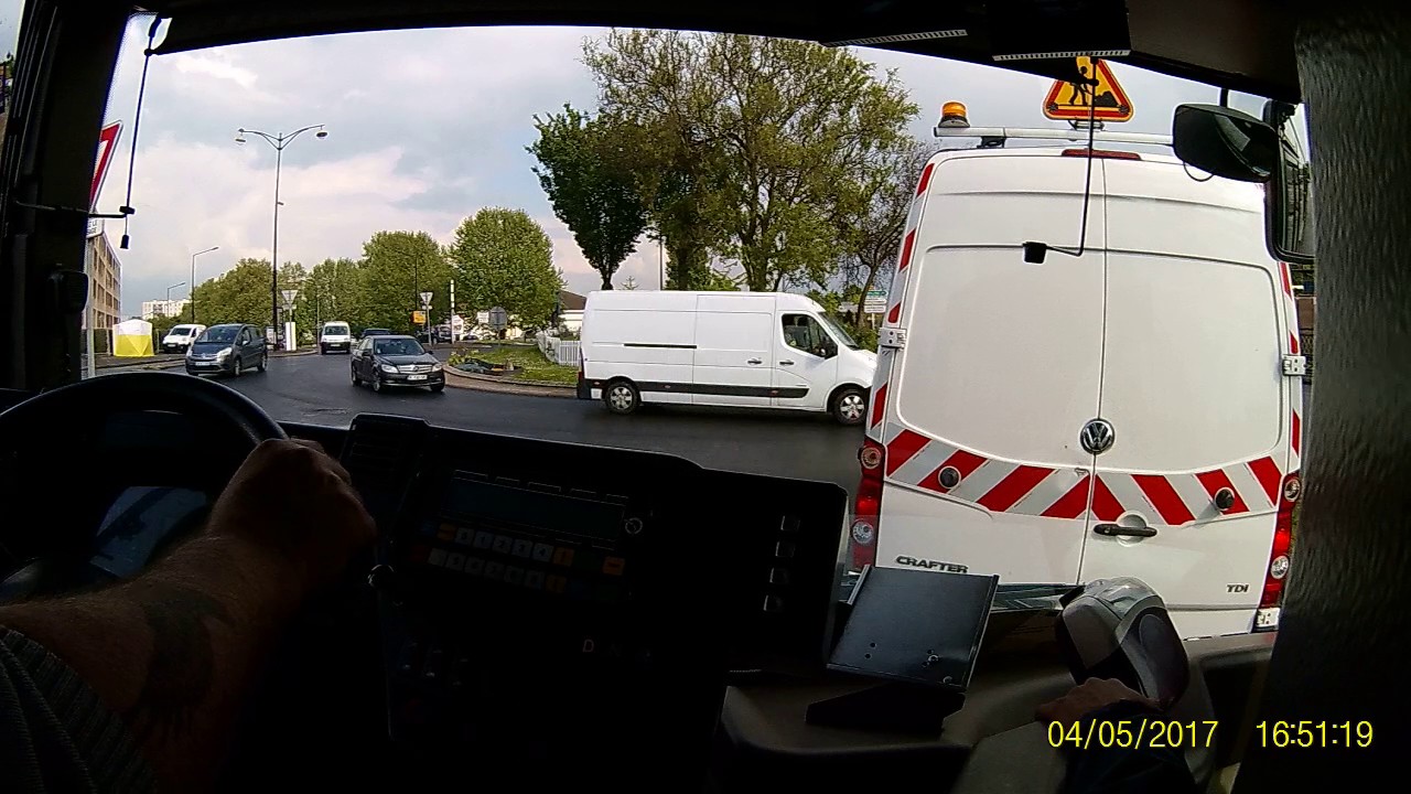 Bus 208B Gare de Champigny - Le Plessis Trévise - Place de Verdun - mai 2017