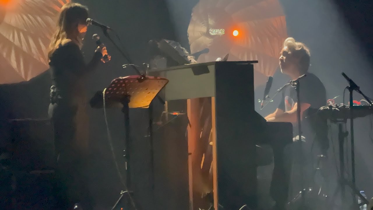 Patrick Watson To Build A Home Royal Theater Carr&eacute; Amsterdam 111225 💔🥰