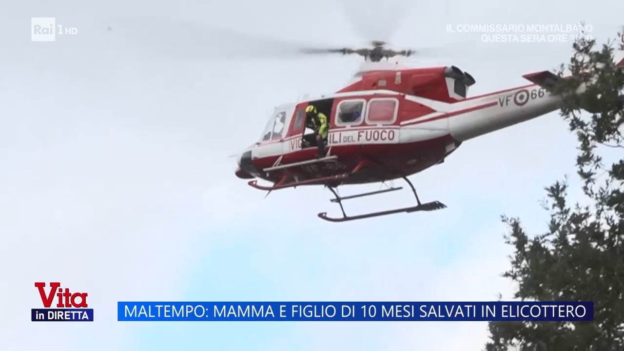 Maltempo, le immagini del salvataggio di una mamma e della figlia - Vita in diretta 23/09/2025