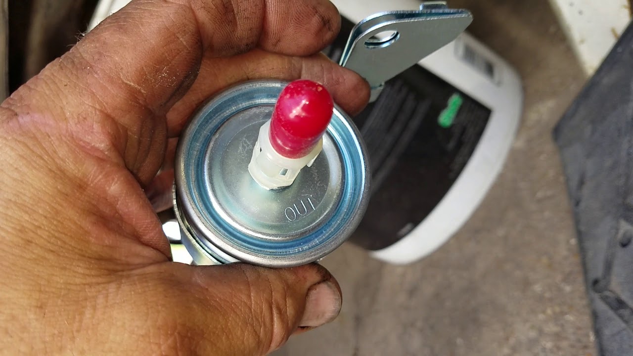 1996 Buick Roadmaster fuel pump relay jumper and fuel filter location and removal