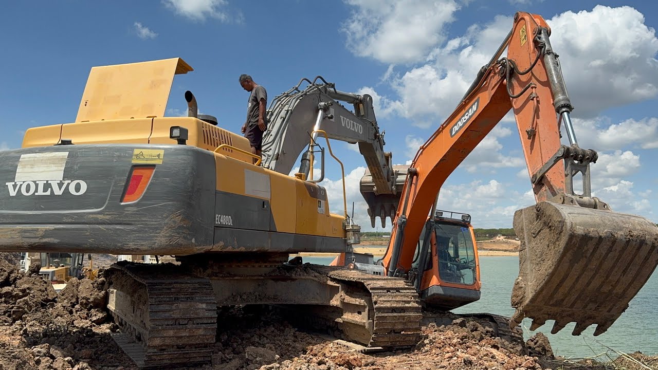 49: Doosan DX220 Excavator Leads Coordinated Recovery Effort with Dump Truck Support! 