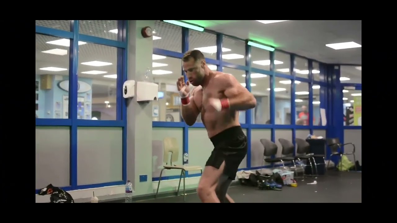 Prefight warm up Mick Kelly v Sam Clarke bareknuckle boxing british title 