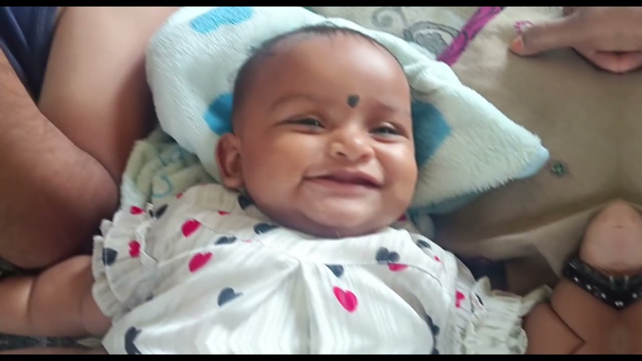 मेरी 🥳😘 बेबी 🤩उस🥰के पापा के ☺️☺️साथ 😲बात कर 😋रही है 🤣