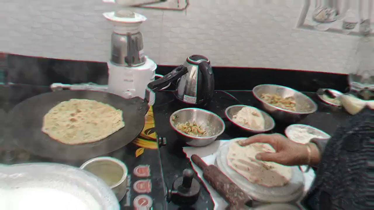 Aalu ke special paraathe ek bar banaoge to bar bar khane ki ichcha hogi