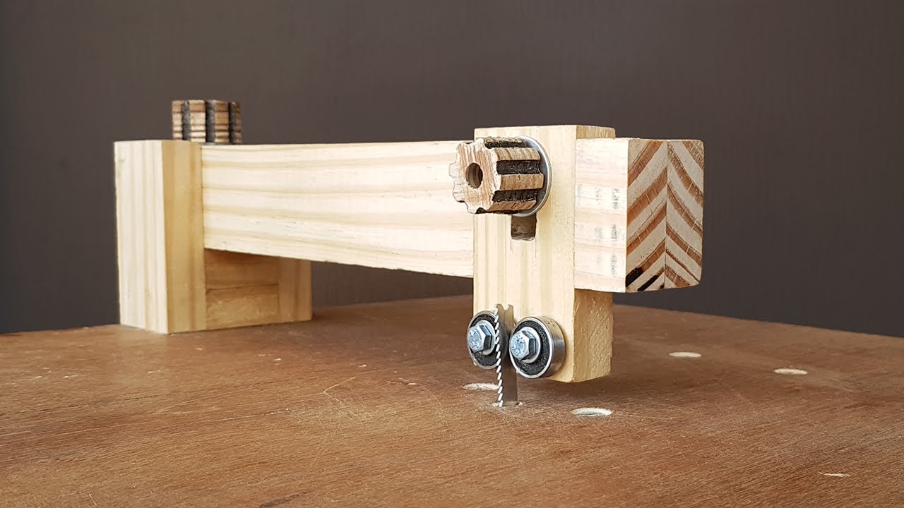 How to Make Jigsaw Table Machine || DIY Jigsaw cutting station