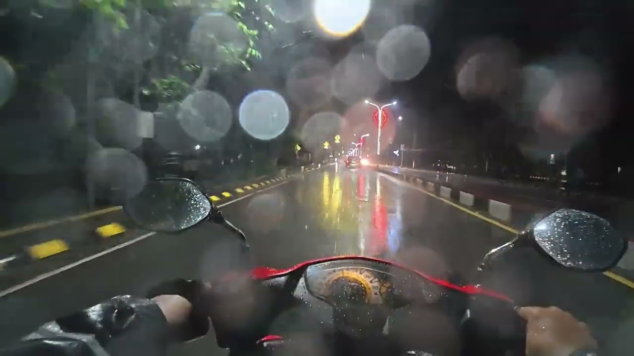 Touring malam disertai hujan deras 