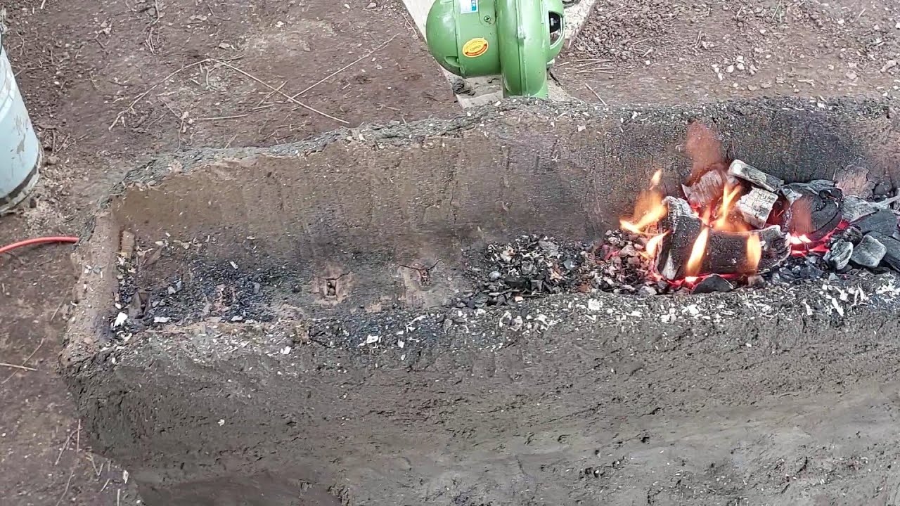 Как сделать горн из глины для сабель или как выковать шашку или меч.