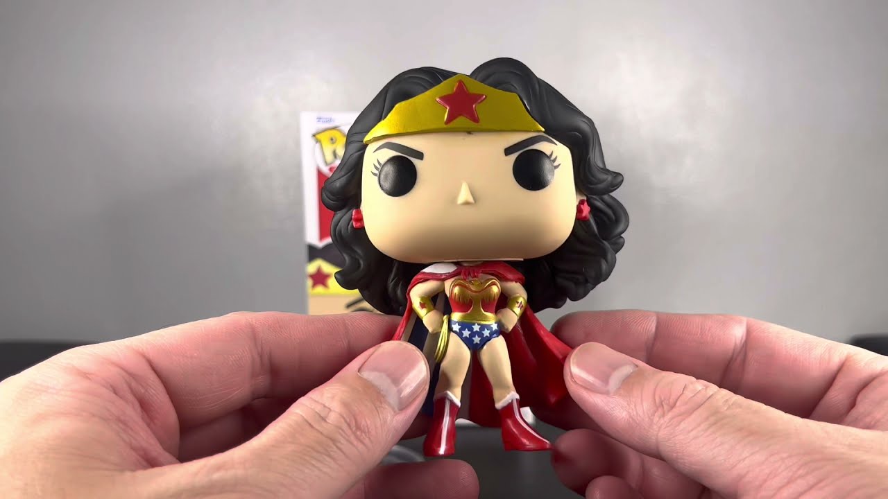 Unboxing Classic Wonder Woman with Cape | Funko Pop DC Heroes