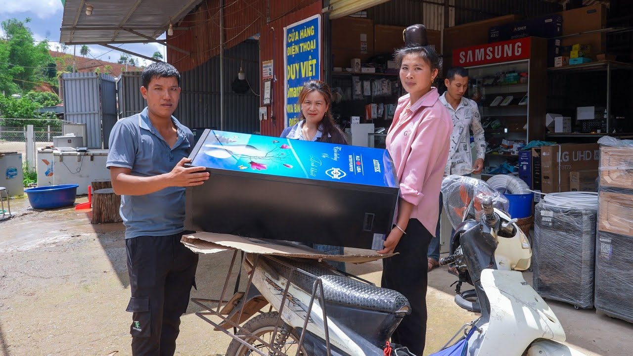 Good News for the Family, Selling Melons at the Market to Buy a New Water Filter | Family Farm