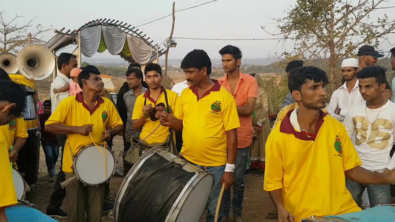 Mohammad nasik dhol    9820935552