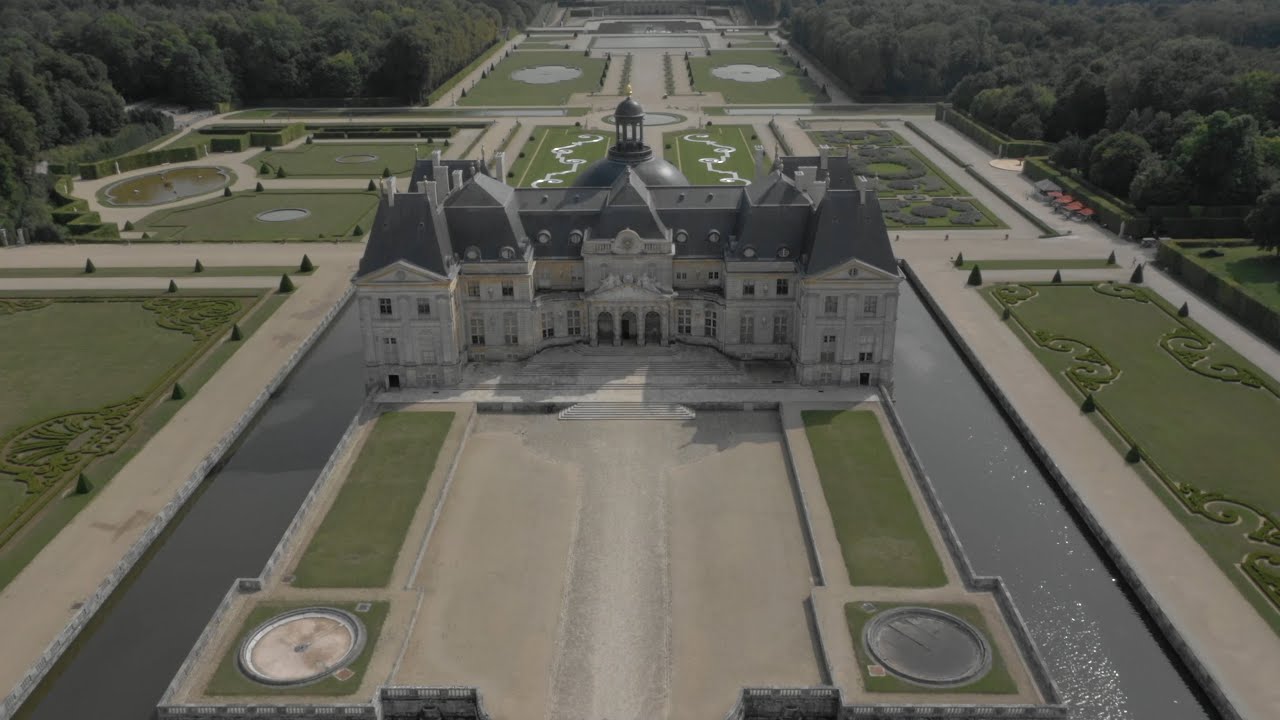 wedding videographer Paris wedding videographer An opulent Chateau Vaux le vicomte wedding video.