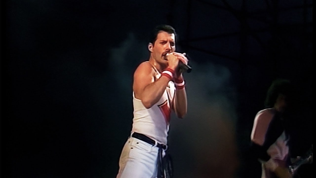 Queen - Now I'm Here - Milton Keynes 1982
