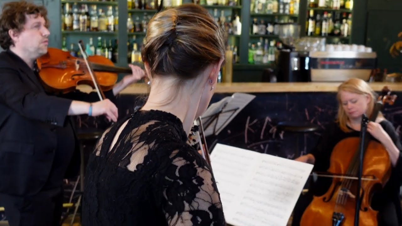 MKO ‚In The Neighbourhood' | Weinberg in der Goldenen Bar | Streichtrio Op. 48 II. Andante