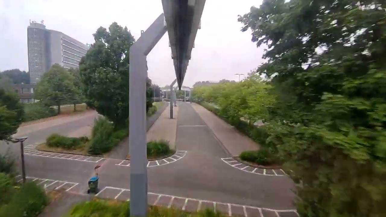 The Dortmund Dangle Train - Why doesn't London have a system like this?