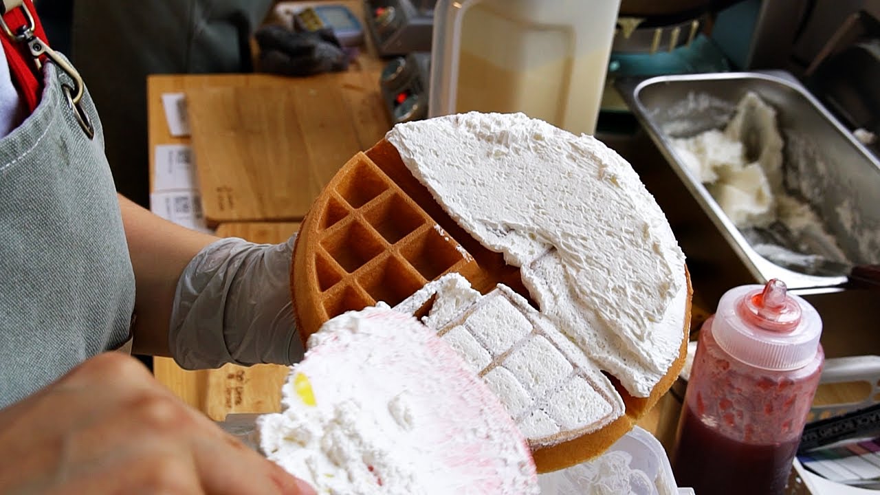 나만 알고싶은 인생 와플집 - 줄서서 먹는 커다란 생크림 뚱와플 -와플 -Big waffles with whipped cream  / ワッフル - korean street food