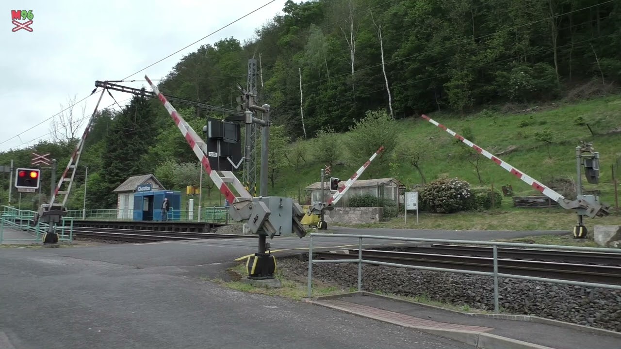 Železniční přejezd Choratice [P2438] - 7.5.2024 / Czech railroad crossing