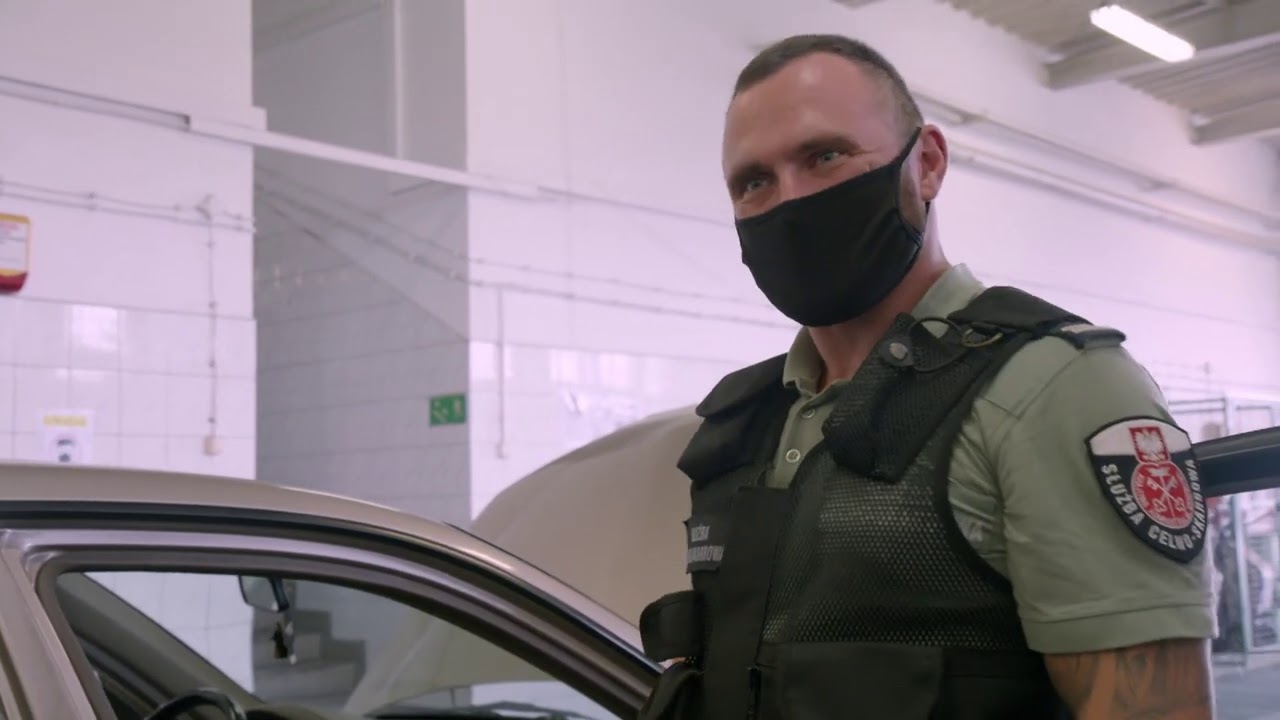 Funkcjonariusz był w szoku, że te kobiety przewoziły nielegalne papierosy! [Nic do zgłoszenia]