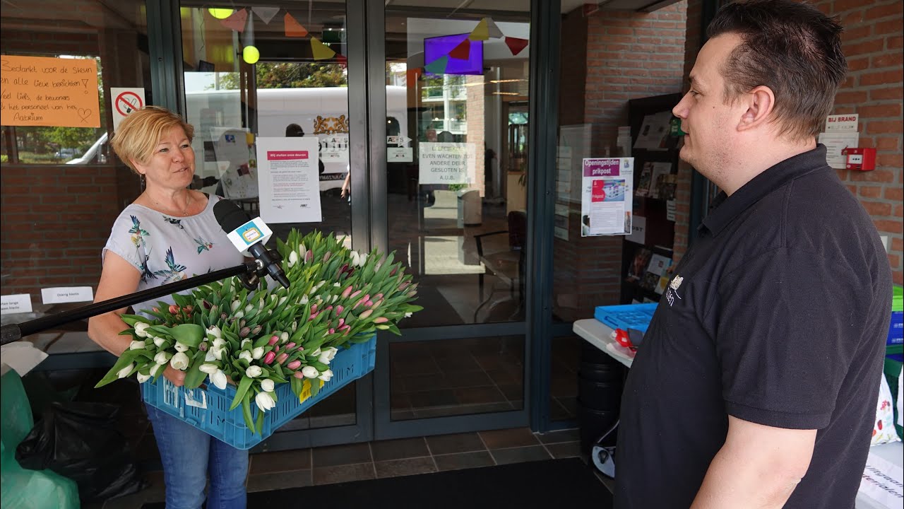 Tulpen én lekkers voor Veghelse ouderen