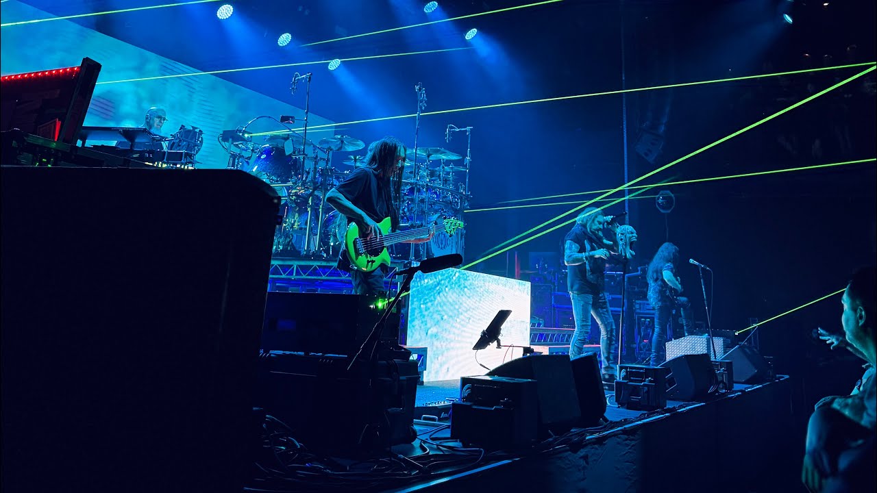 Dream Theater- Spirit Carries on (Live in Adelaide)