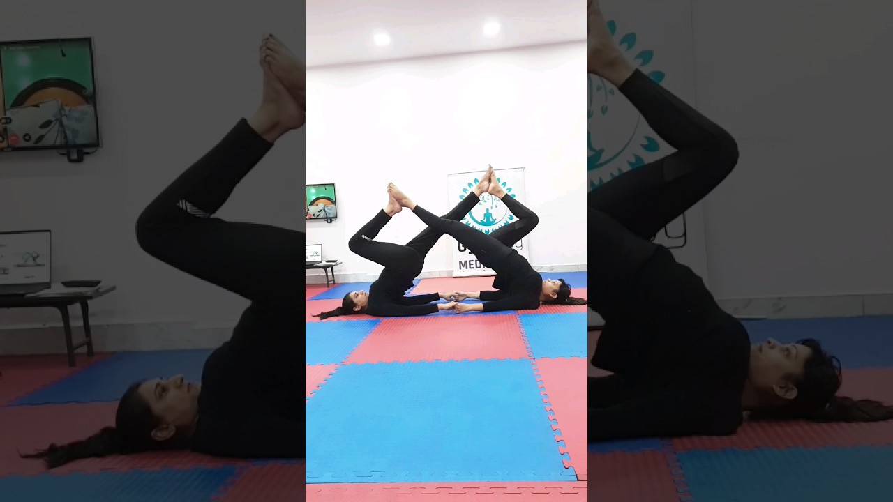 Trending Yoga Formation 🧡 
