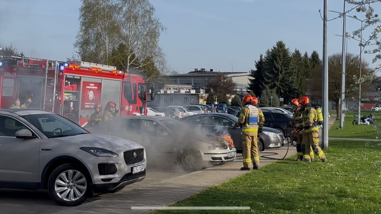 Pożar auta w Jaśle! dojazd alarmowy zastępów JRG PSP Jasło